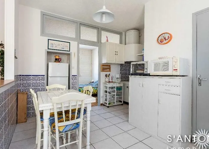 3 Pieces Climatise Au 1er Etage, Pres Du Marche A Marseillan-plage - Fr-1-326-659 Apartman *